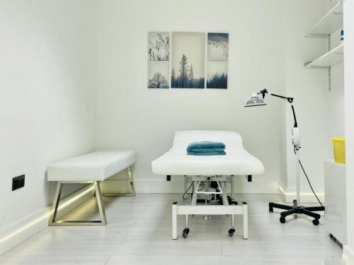 AcuPro-room-1-scaled-e1632521023384