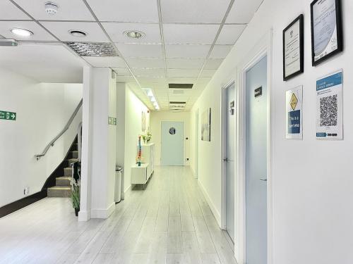 clinic-hall-1-scaled